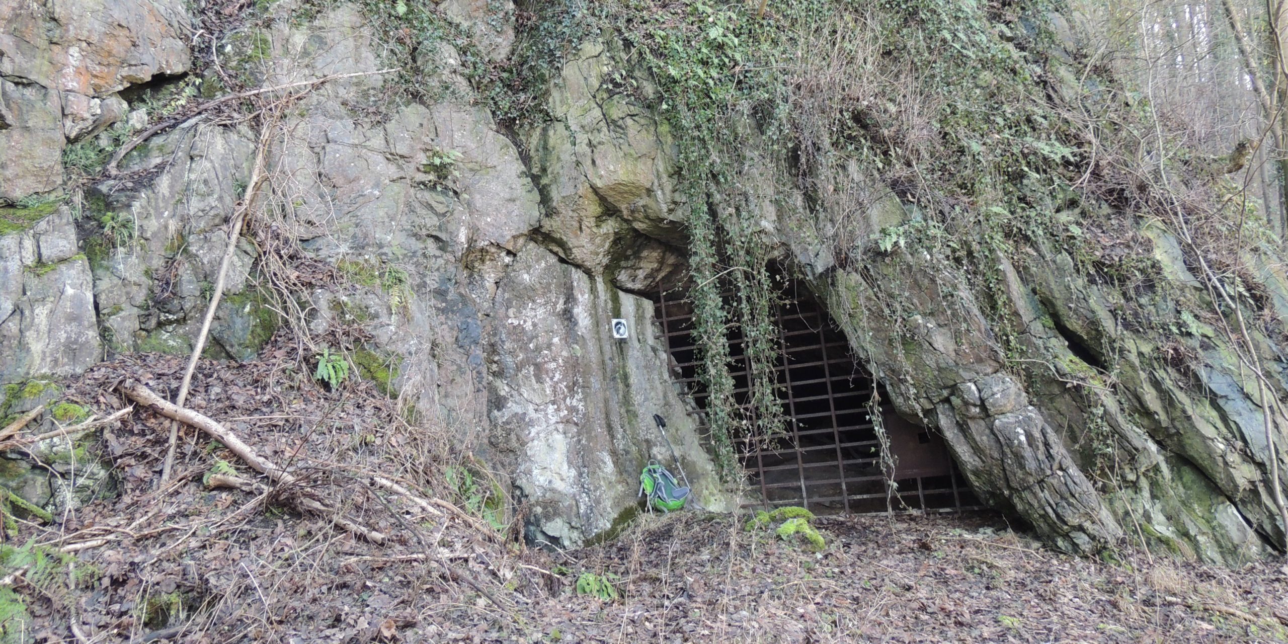 1.2) La Grotte Walou, Les Grottes Des Fonds-de-Forêt Et La Vesdre ...